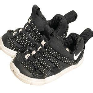 Nike Size 4C Dynamo Free Black White Baby‎ Toddler Slip on Sneakers